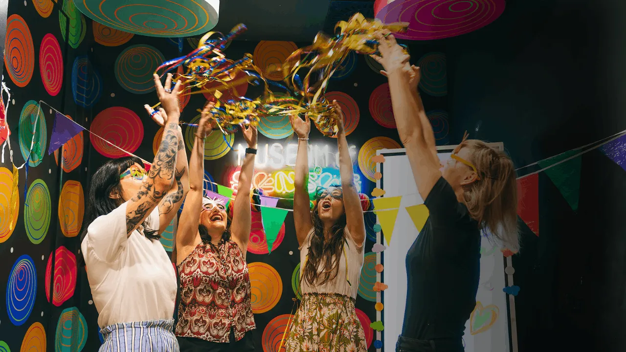 Profesorii vin să ne viziteze gratuit - experiență de învățare interactivă la Museum of Senses